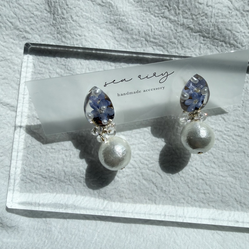 no.292 勿忘草とコットンパールのピアス 忘れな草 ブルー クリア 雫 コットンパール サージカルステンレス