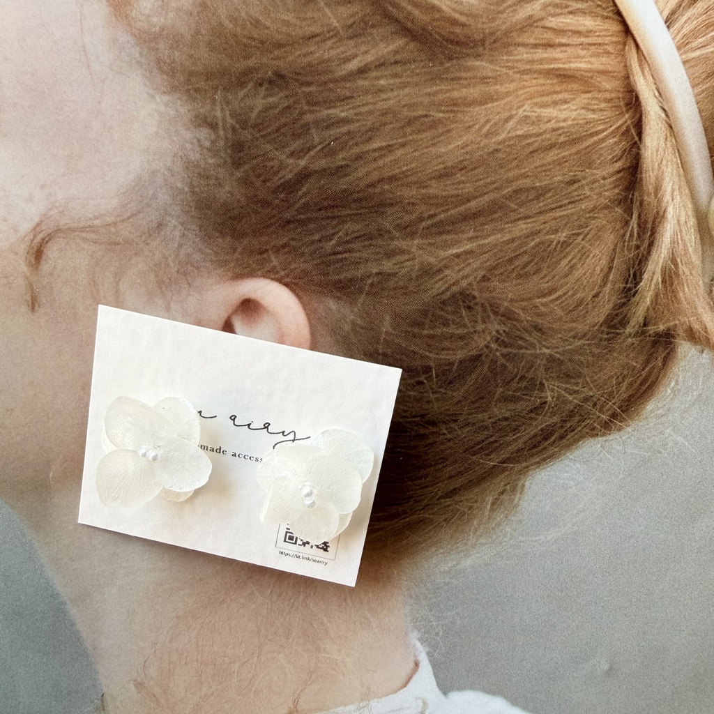 no.295 再販 ちいさなお花のピアス ホワイトアナベル 紫陽花 アジサイ ホワイト パール サージカルステンレス ピアス