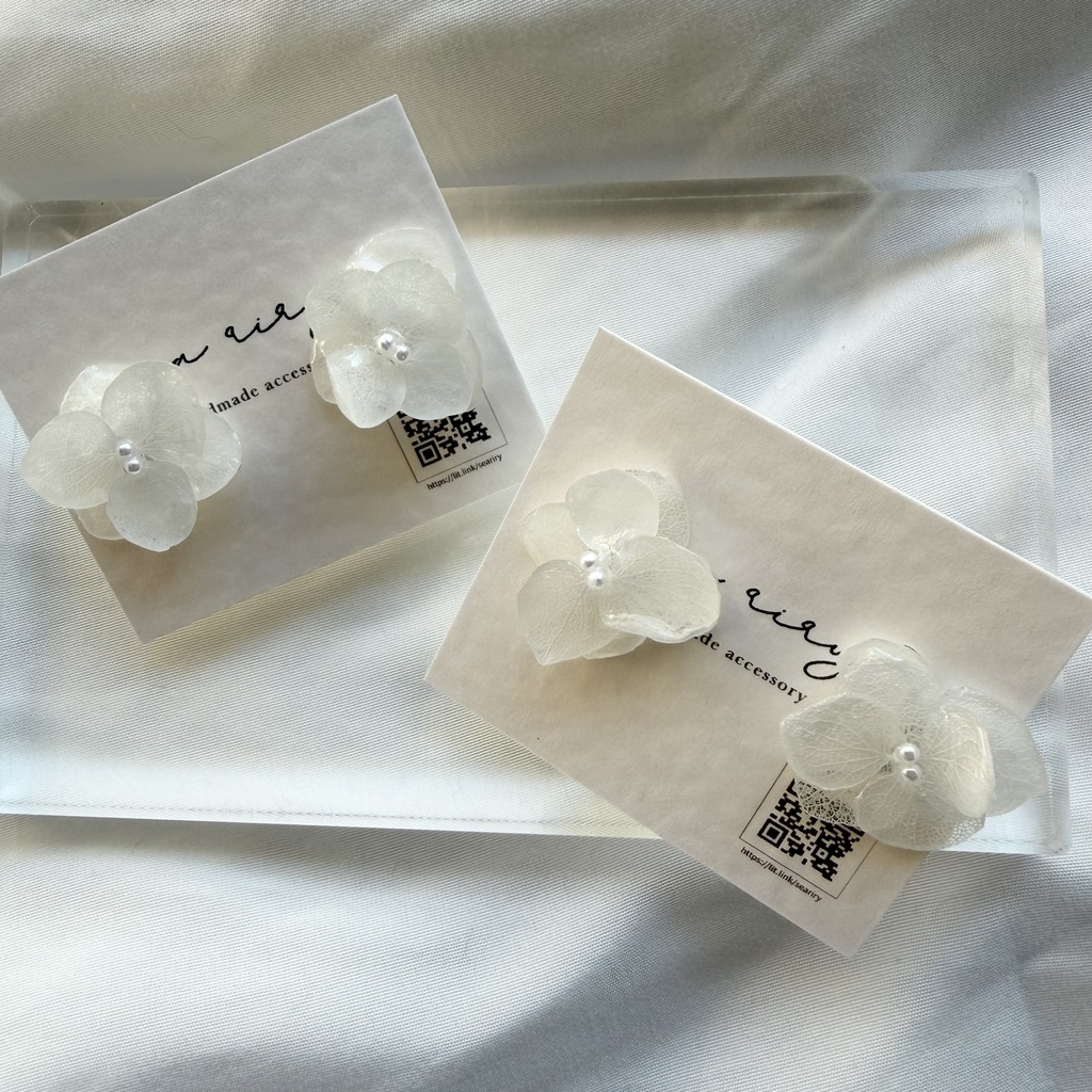no.295 再販 ちいさなお花のピアス ホワイトアナベル 紫陽花 アジサイ ホワイト パール サージカルステンレス ピアス