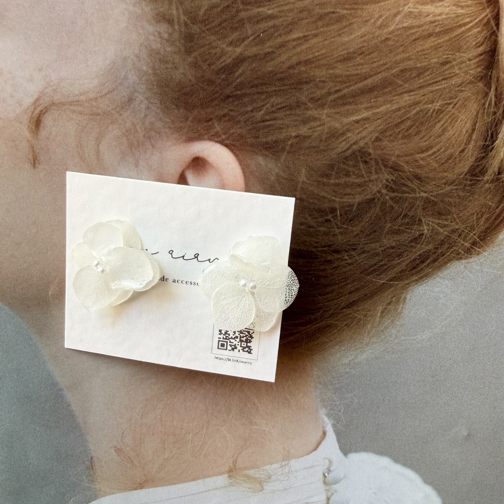 no.295 再販 ちいさなお花のピアス ホワイトアナベル 紫陽花 アジサイ ホワイト パール サージカルステンレス ピアス