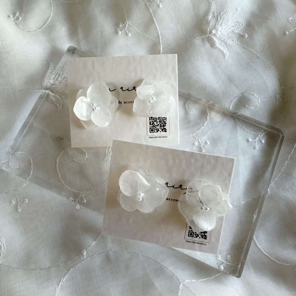 no.295 再販 ちいさなお花のピアス ホワイトアナベル 紫陽花 アジサイ ホワイト パール サージカルステンレス ピアス