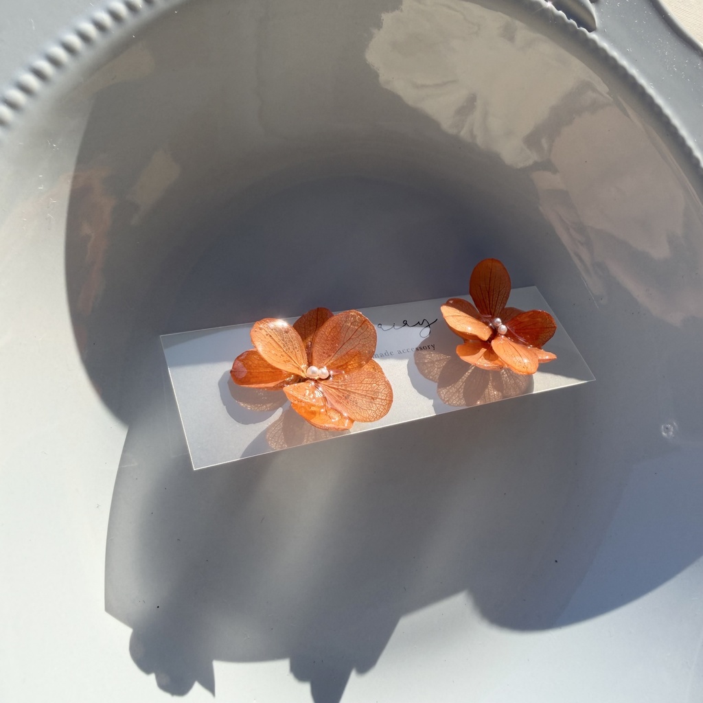 no.297 再販 ブリックオレンジの紫陽花ピアス オレンジ 本物のお花 アジサイ パール ステンレス ピアス
