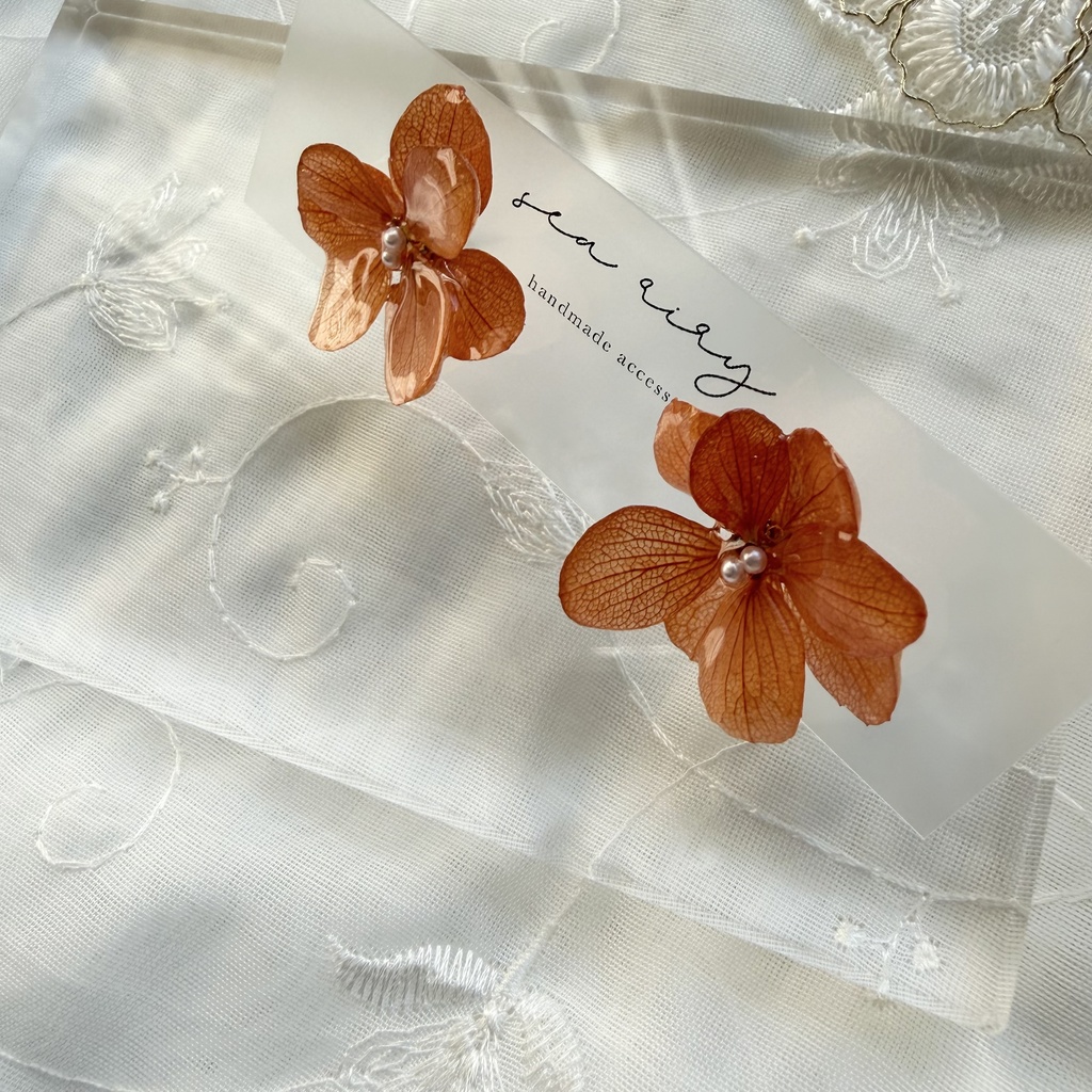 no.297 再販 ブリックオレンジの紫陽花ピアス オレンジ 本物のお花 アジサイ パール ステンレス ピアス