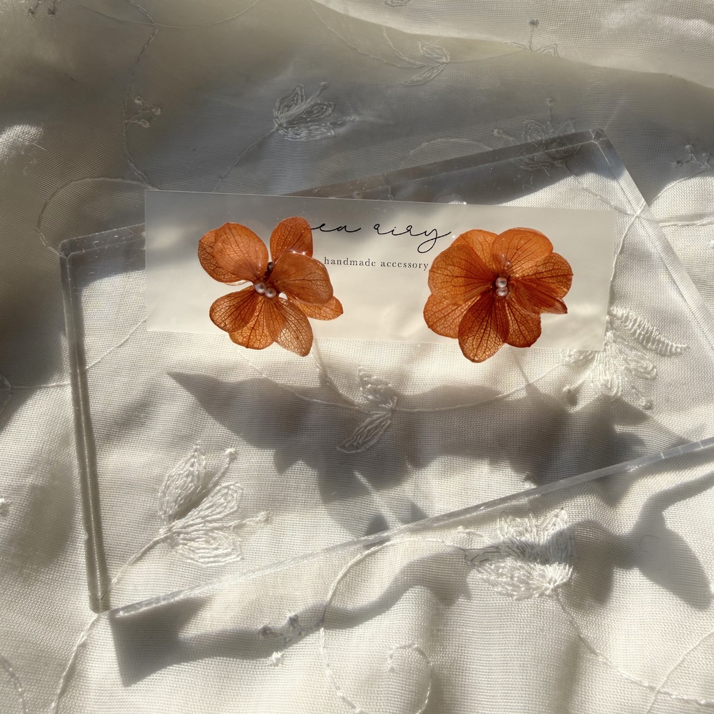 no.297 再販 ブリックオレンジの紫陽花ピアス オレンジ 本物のお花 アジサイ パール ステンレス ピアス