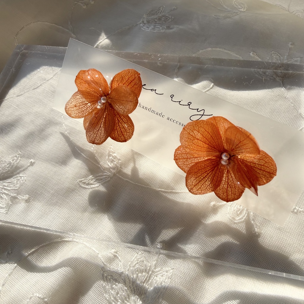 no.297 再販 ブリックオレンジの紫陽花ピアス オレンジ 本物のお花 アジサイ パール ステンレス ピアス