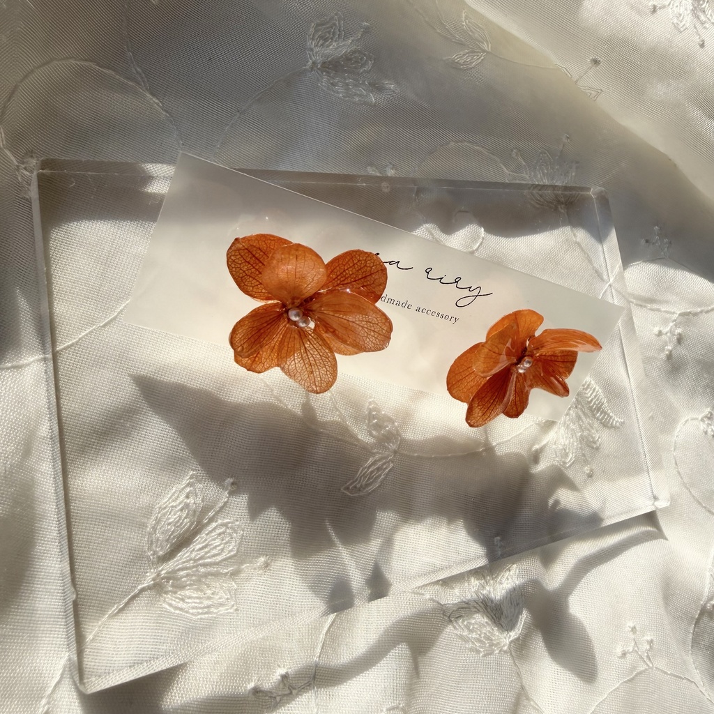 no.297 再販 ブリックオレンジの紫陽花ピアス オレンジ 本物のお花 アジサイ パール ステンレス ピアス