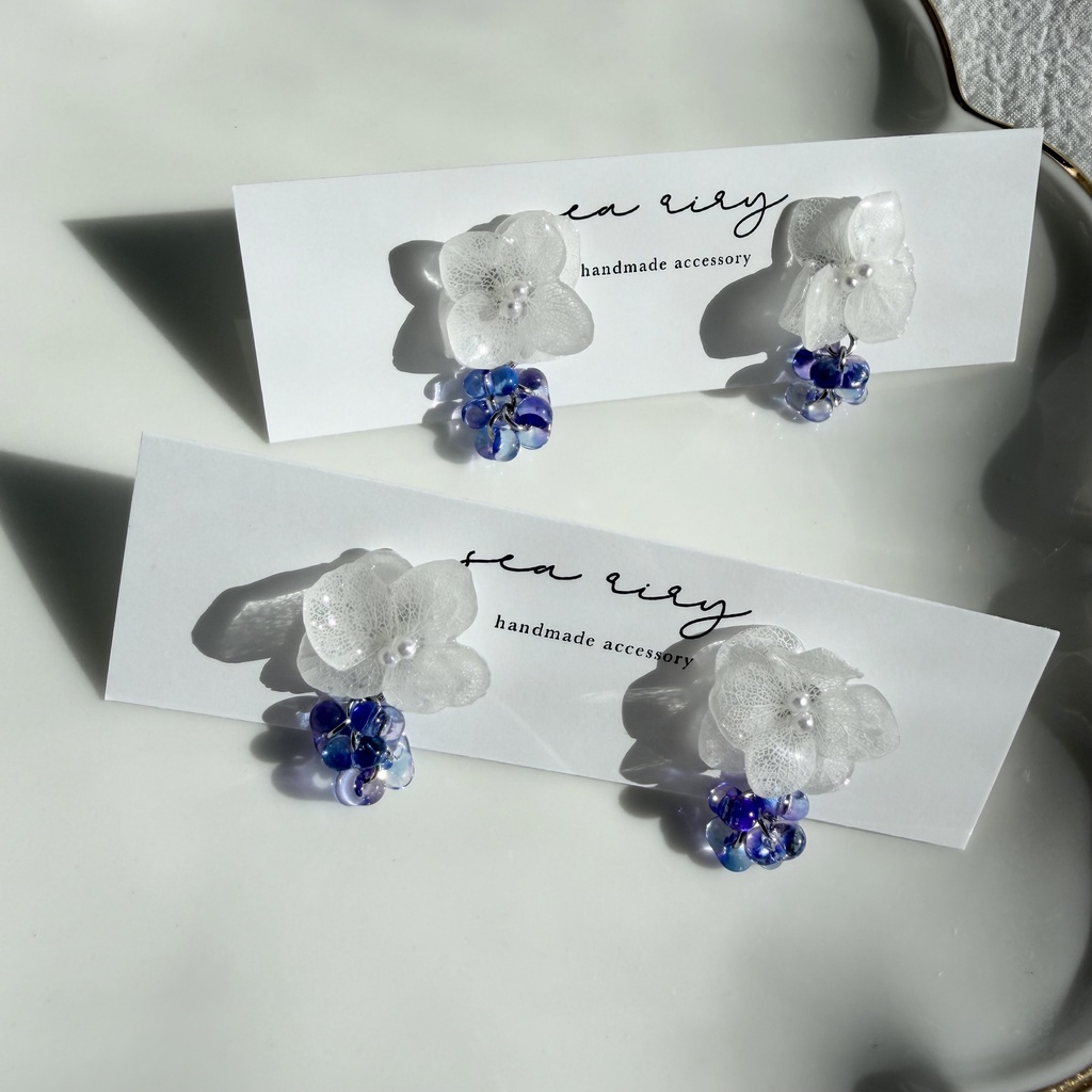 no.298 再販 紫陽花の雨粒ピアス ホワイトアナベル 本物のお花 雨色 雨 ファルファーレ 紫陽花 フラワーピアス
