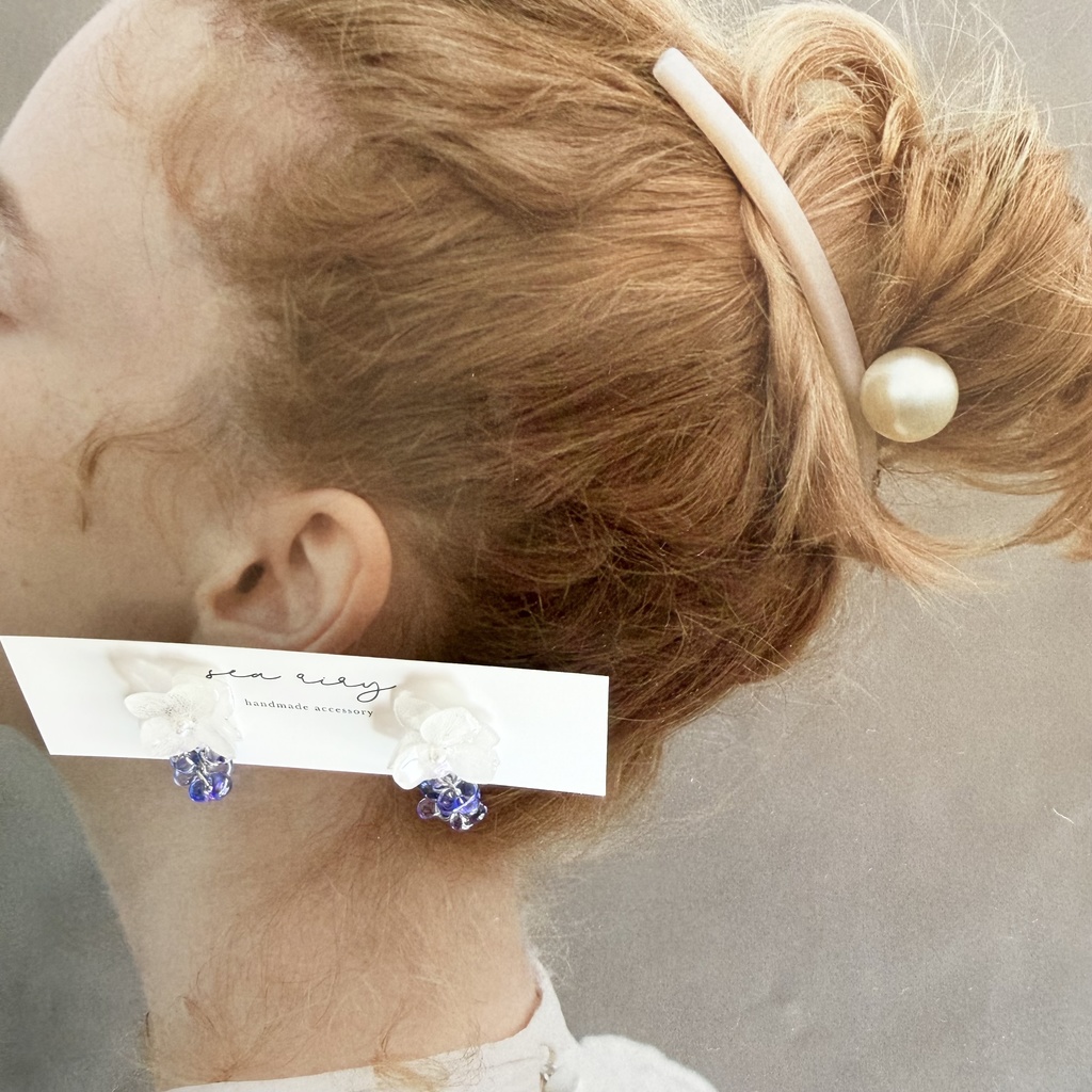 no.298 再販 紫陽花の雨粒ピアス ホワイトアナベル 本物のお花 雨色 雨 ファルファーレ 紫陽花 フラワーピアス