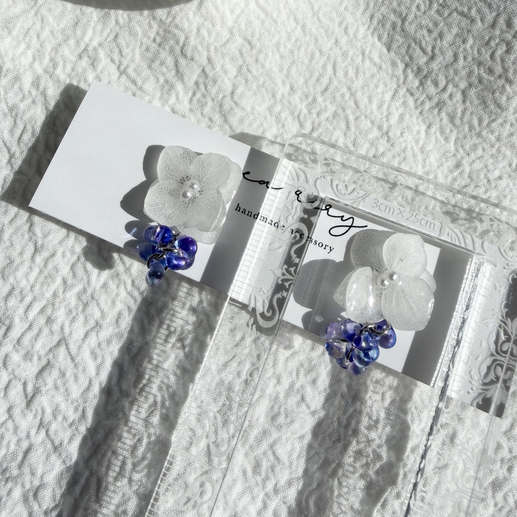 no.298 再販 紫陽花の雨粒ピアス ホワイトアナベル 本物のお花 雨色 雨 ファルファーレ 紫陽花 フラワーピアス