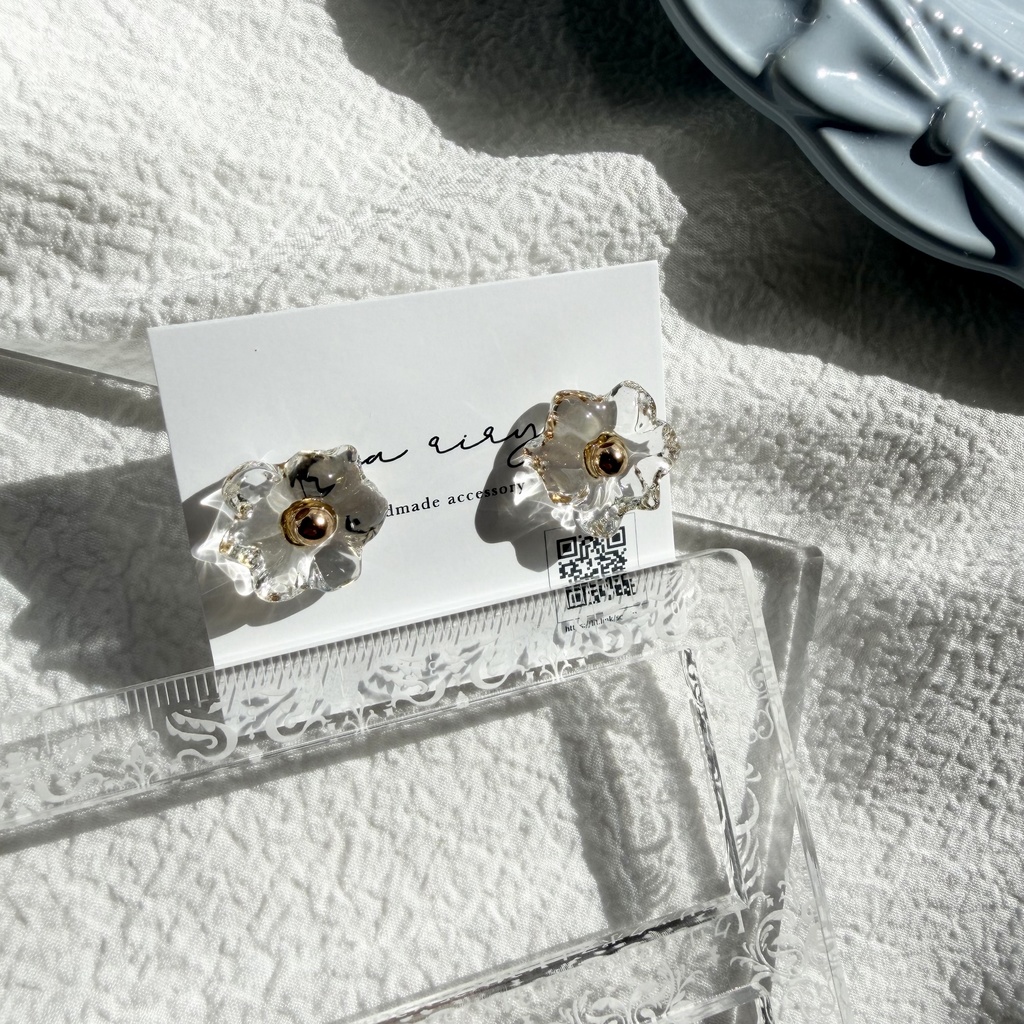 no.300 再販 ちいさなお花のクリアピアス クリア フラワー レジンピアス サージカルステンレスピアス ゴールド