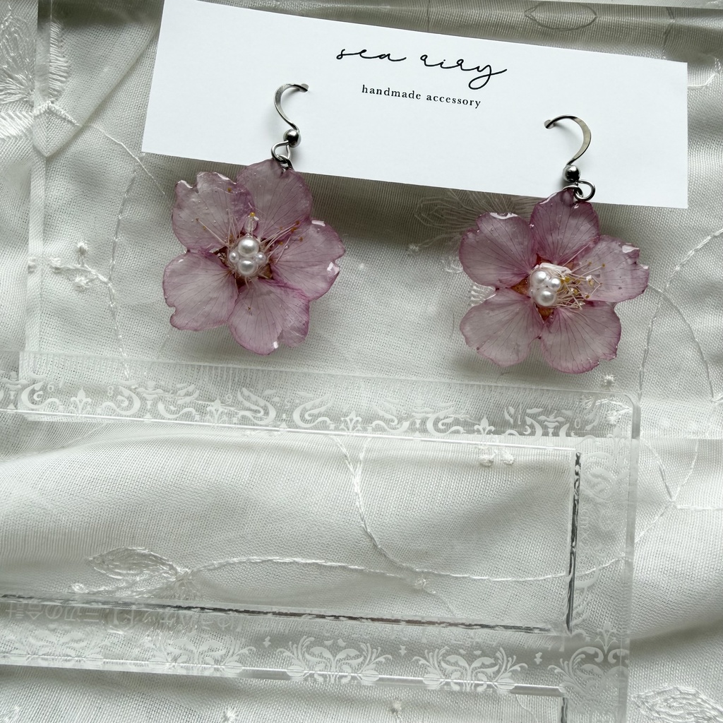 no.304 河津桜のゆらゆらピアス さくら 桜 ピンク パール サクラ サージカルステンレス フックピアス