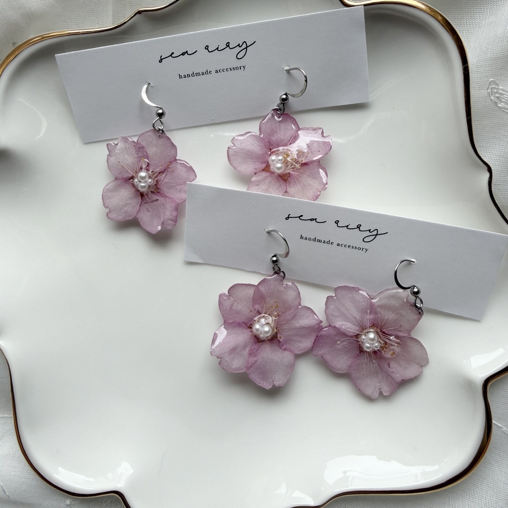 no.304 河津桜のゆらゆらピアス さくら 桜 ピンク パール サクラ サージカルステンレス フックピアス