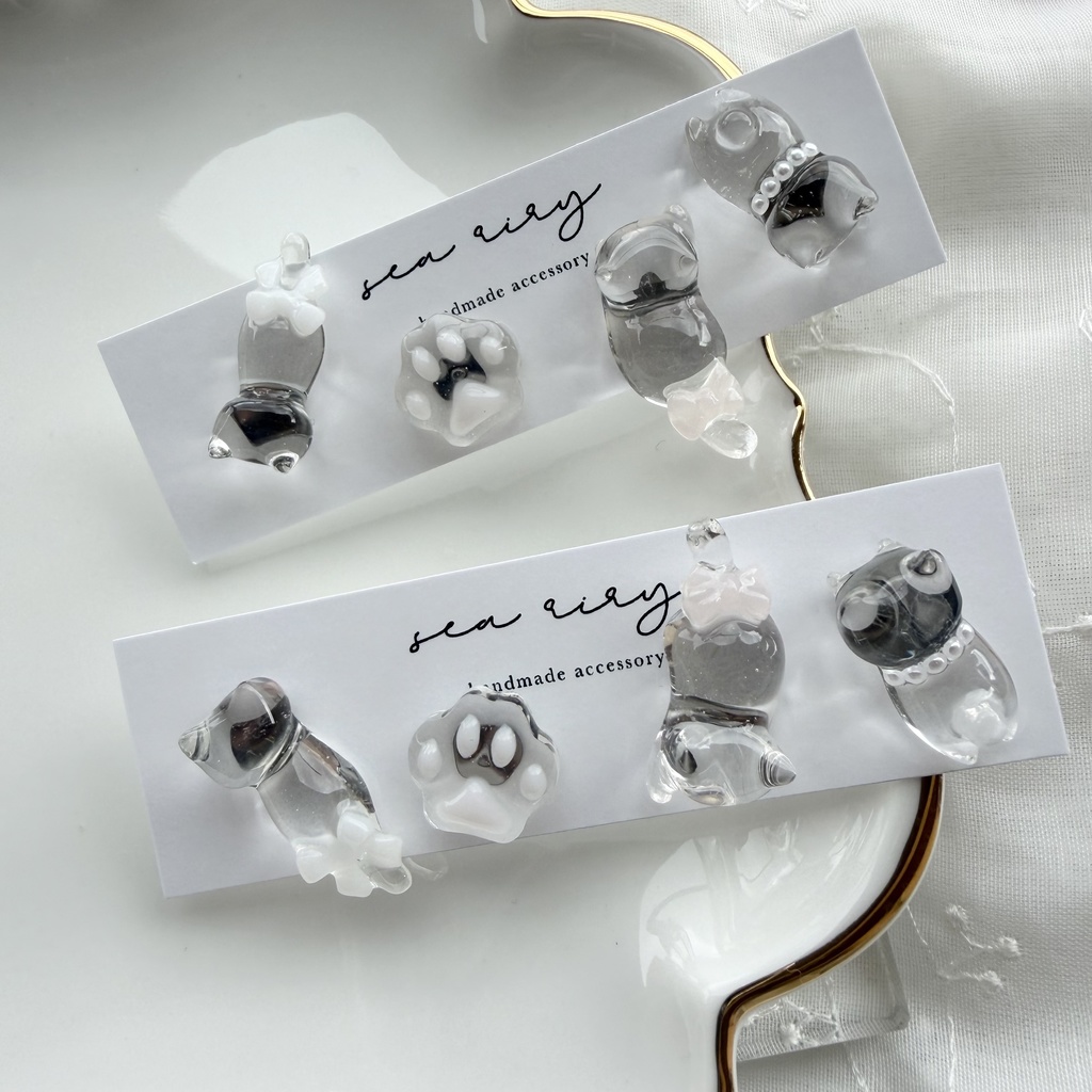 no.305 おめかしねこちゃんのピアスセット 猫 ネコ リボン パール サージカルステンレス ピアス