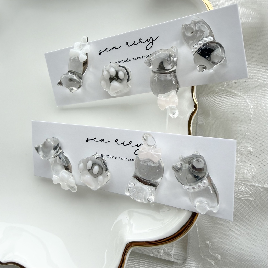 no.305 おめかしねこちゃんのピアスセット 猫 ネコ リボン パール サージカルステンレス ピアス