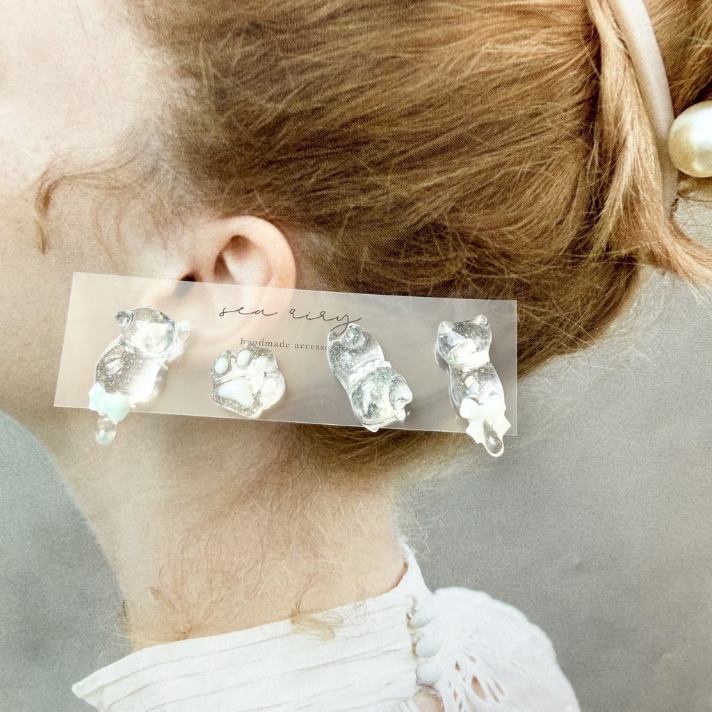 no.309 おめかしねこちゃんのピアスセット 猫 ねこ リボン パール ブルー ホワイト サージカルステンレス