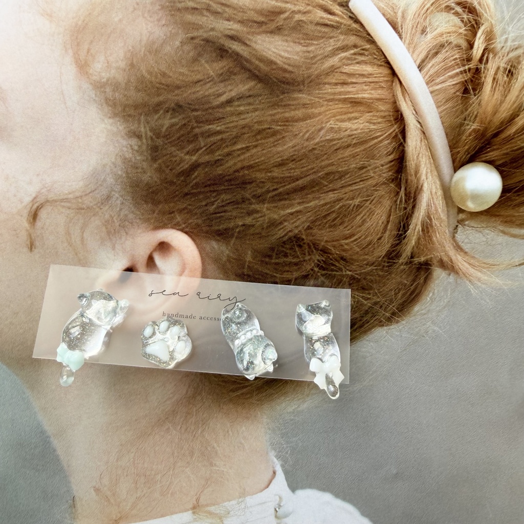 no.309 おめかしねこちゃんのピアスセット 猫 ねこ リボン パール ブルー ホワイト サージカルステンレス