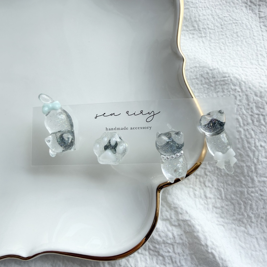 no.309 おめかしねこちゃんのピアスセット 猫 ねこ リボン パール ブルー ホワイト サージカルステンレス