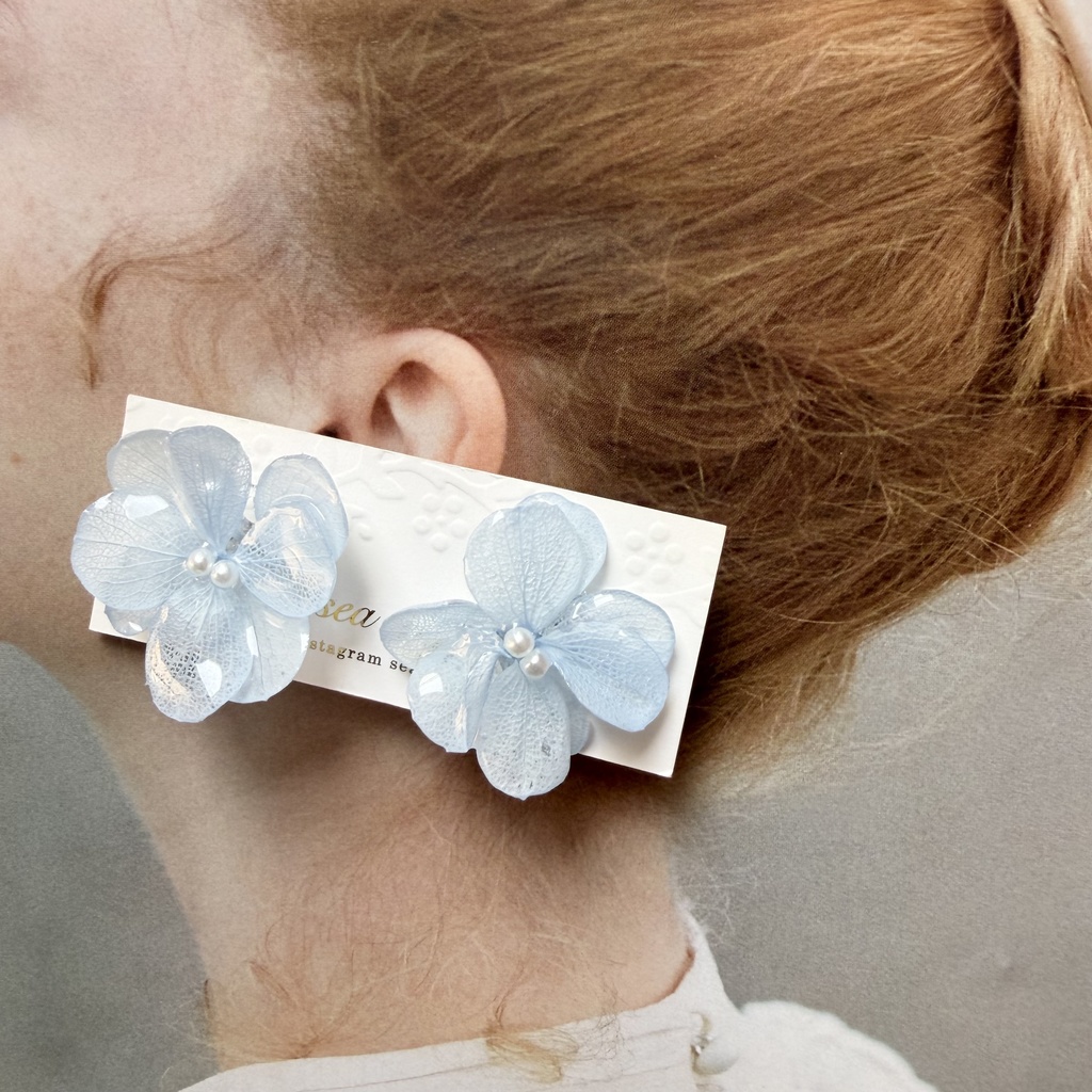 no.314 再販 ベビーブルーの紫陽花ピアス 淡色 ブルー 紫陽花 フラワーピアス レジン サージカルステンレス ピアス