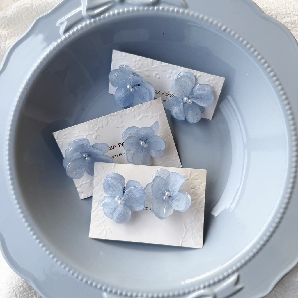 no.314 再販 ベビーブルーの紫陽花ピアス 淡色 ブルー 紫陽花 フラワーピアス レジン サージカルステンレス ピアス