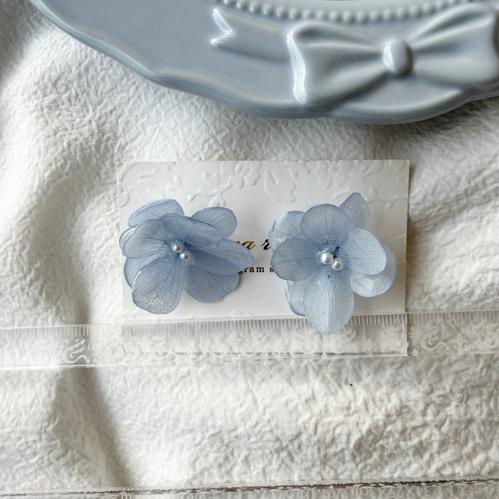 no.314 再販 ベビーブルーの紫陽花ピアス 淡色 ブルー 紫陽花 フラワーピアス レジン サージカルステンレス ピアス