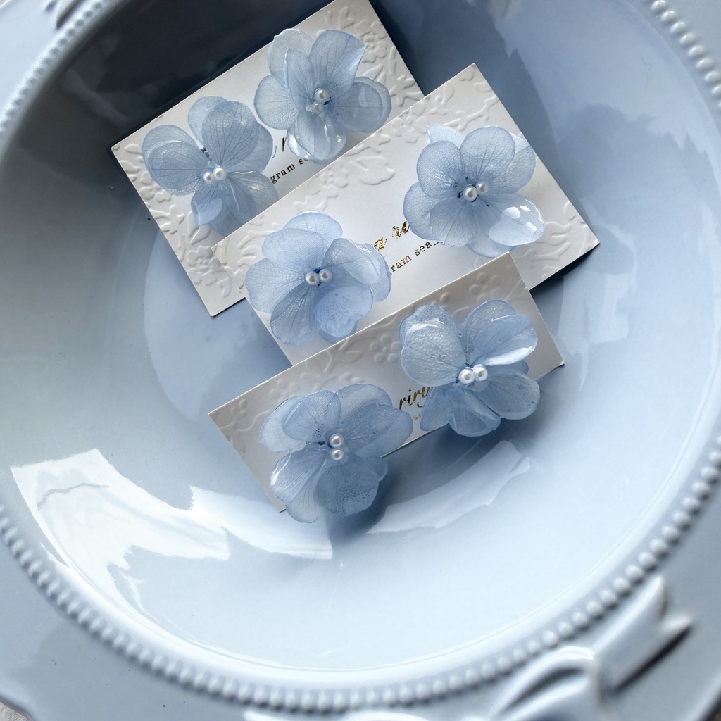 no.314 再販 ベビーブルーの紫陽花ピアス 淡色 ブルー 紫陽花 フラワーピアス レジン サージカルステンレス ピアス