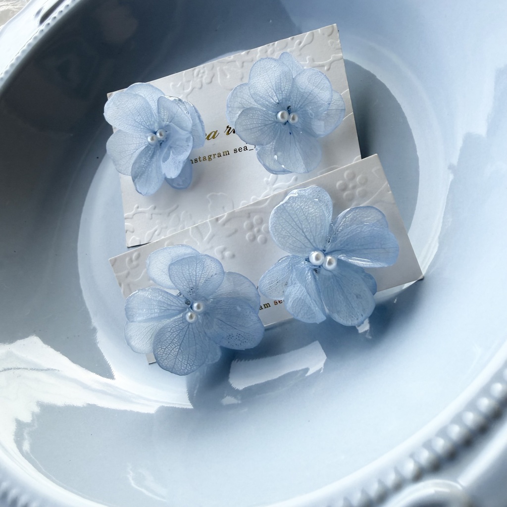 no.314 再販 ベビーブルーの紫陽花ピアス 淡色 ブルー 紫陽花 フラワーピアス レジン サージカルステンレス ピアス