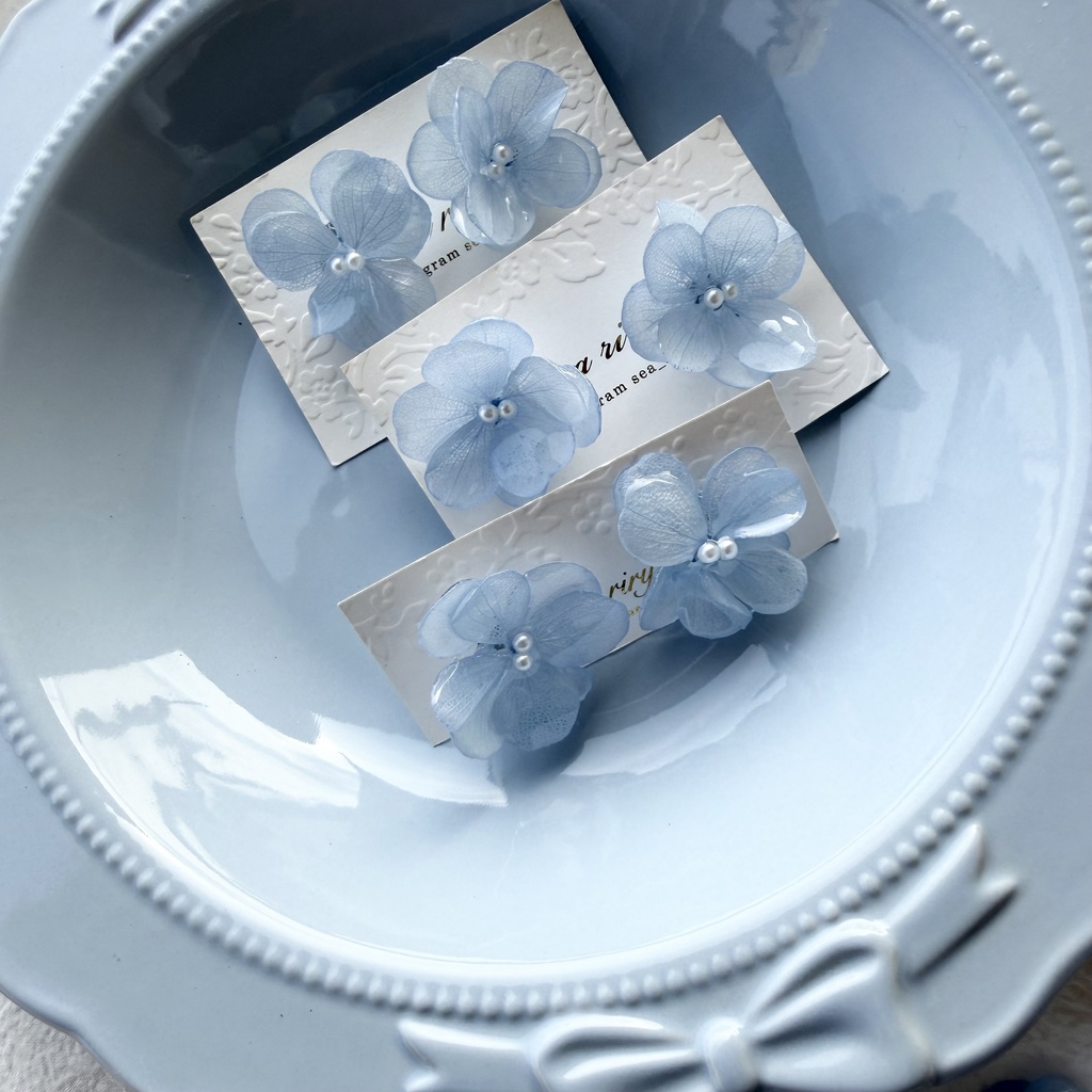 no.314 再販 ベビーブルーの紫陽花ピアス 淡色 ブルー 紫陽花 フラワーピアス レジン サージカルステンレス ピアス