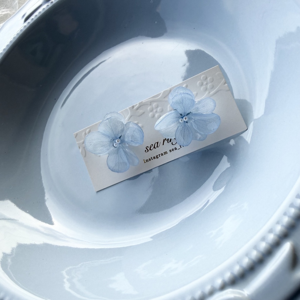 no.315  再販 ベビーブルーの紫陽花ピアス 淡色 ブルー 紫陽花 フラワーピアス レジン サージカルステンレス  ピアス