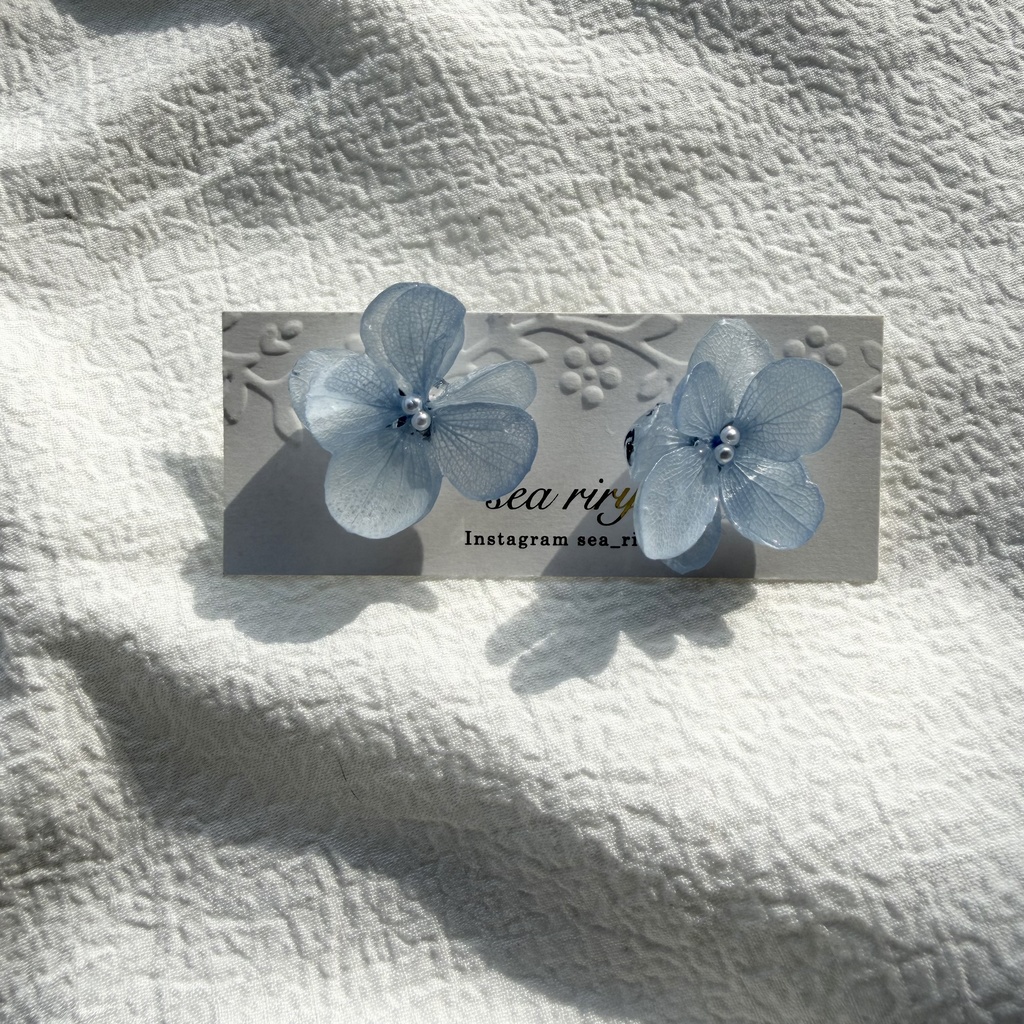 no.315 再販 ベビーブルーの紫陽花ピアス 淡色 ブルー 紫陽花 フラワーピアス レジン サージカルステンレス ピアス