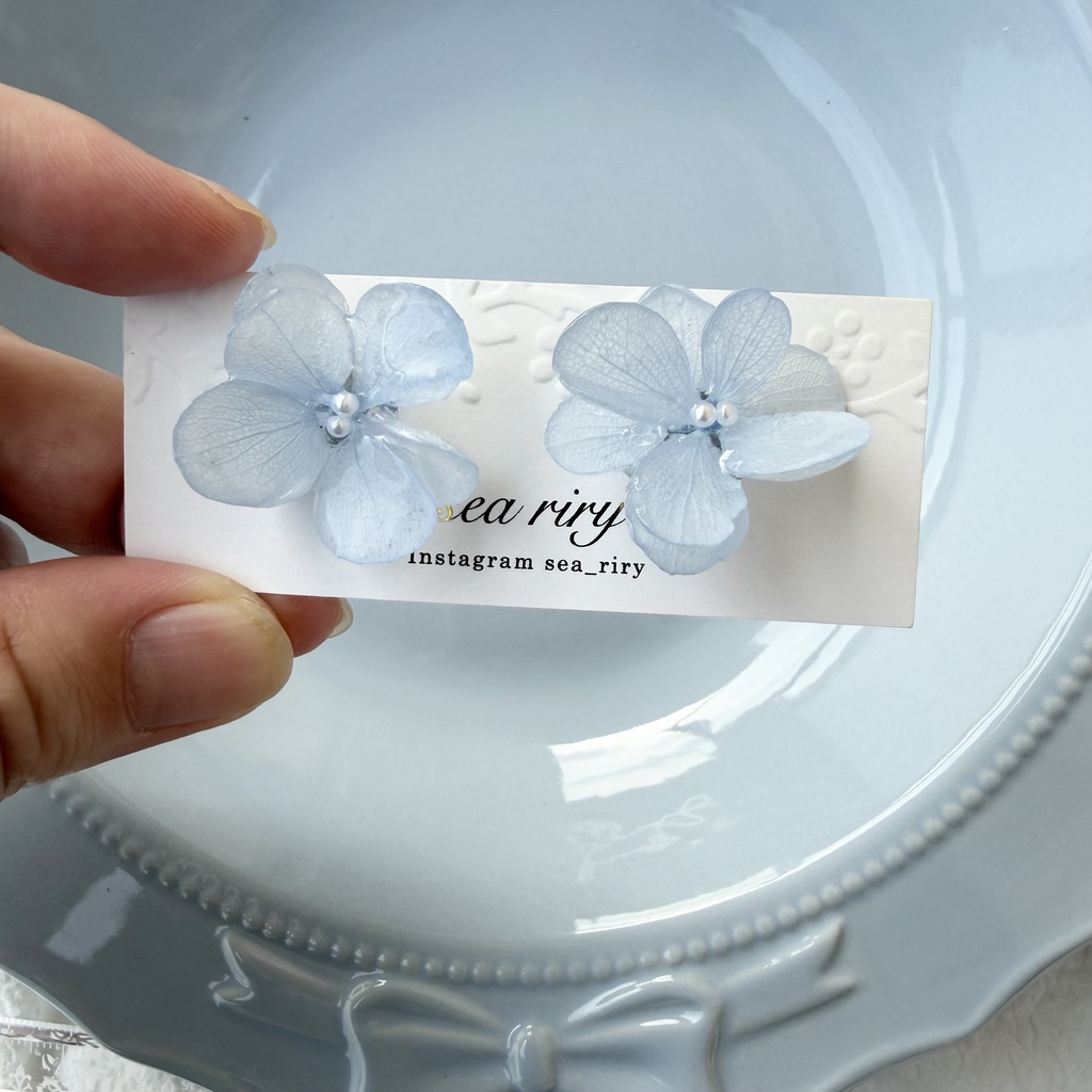 no.315 再販 ベビーブルーの紫陽花ピアス 淡色 ブルー 紫陽花 フラワーピアス レジン サージカルステンレス ピアス