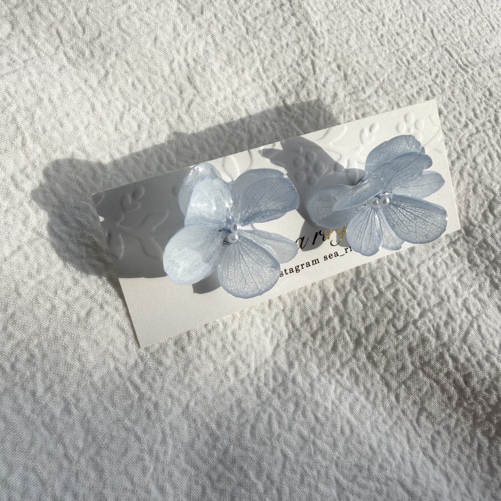 no.315 再販 ベビーブルーの紫陽花ピアス 淡色 ブルー 紫陽花 フラワーピアス レジン サージカルステンレス ピアス