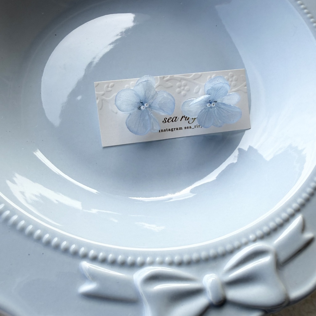 no.315 再販 ベビーブルーの紫陽花ピアス 淡色 ブルー 紫陽花 フラワーピアス レジン サージカルステンレス ピアス