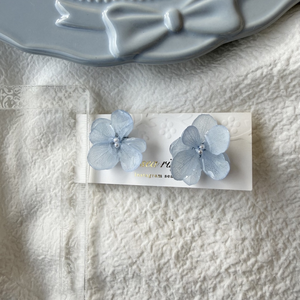 no.315 再販 ベビーブルーの紫陽花ピアス 淡色 ブルー 紫陽花 フラワーピアス レジン サージカルステンレス ピアス