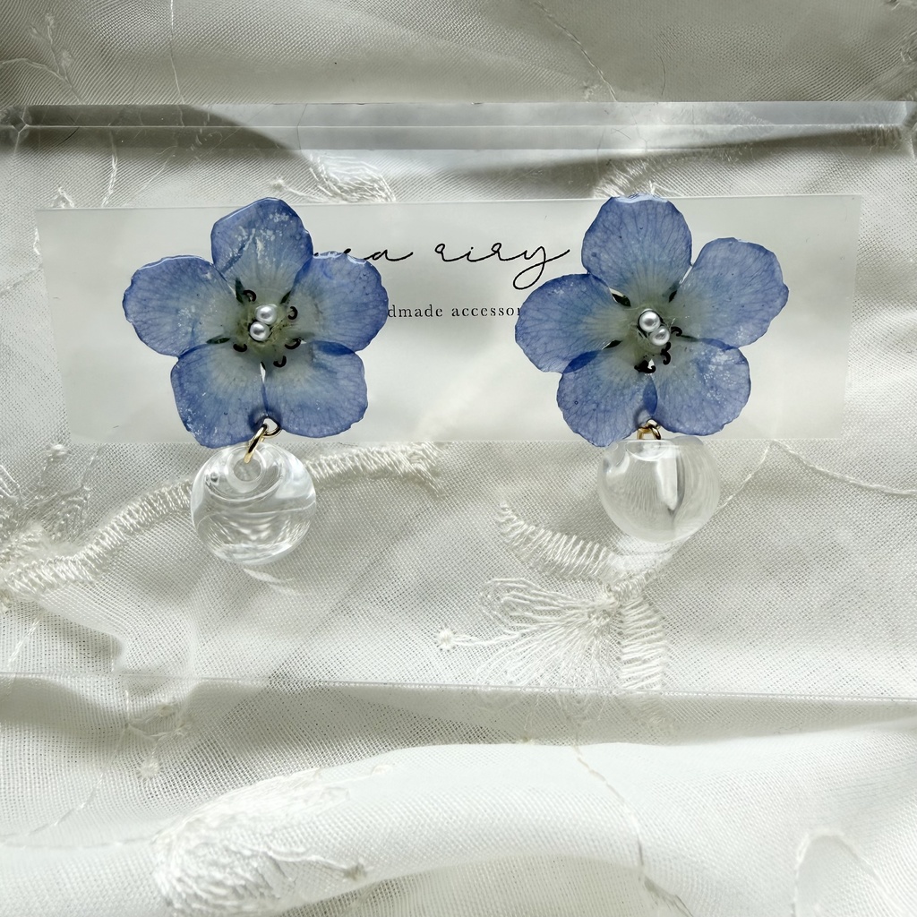 no.322 ネモフィラのピアス クリア ゆらゆら 鈴丸ビーズ ブルー パール サージカルステンレス ピアス