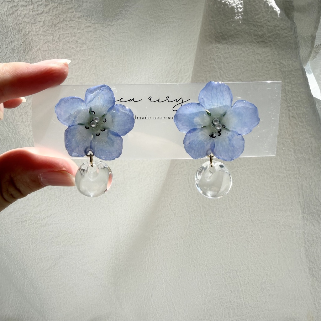 no.322 ネモフィラのピアス クリア ゆらゆら 鈴丸ビーズ ブルー パール サージカルステンレス ピアス