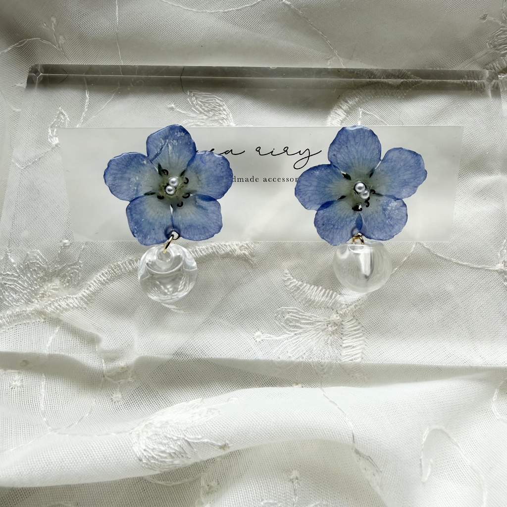 no.322 ネモフィラのピアス クリア ゆらゆら 鈴丸ビーズ ブルー パール サージカルステンレス ピアス