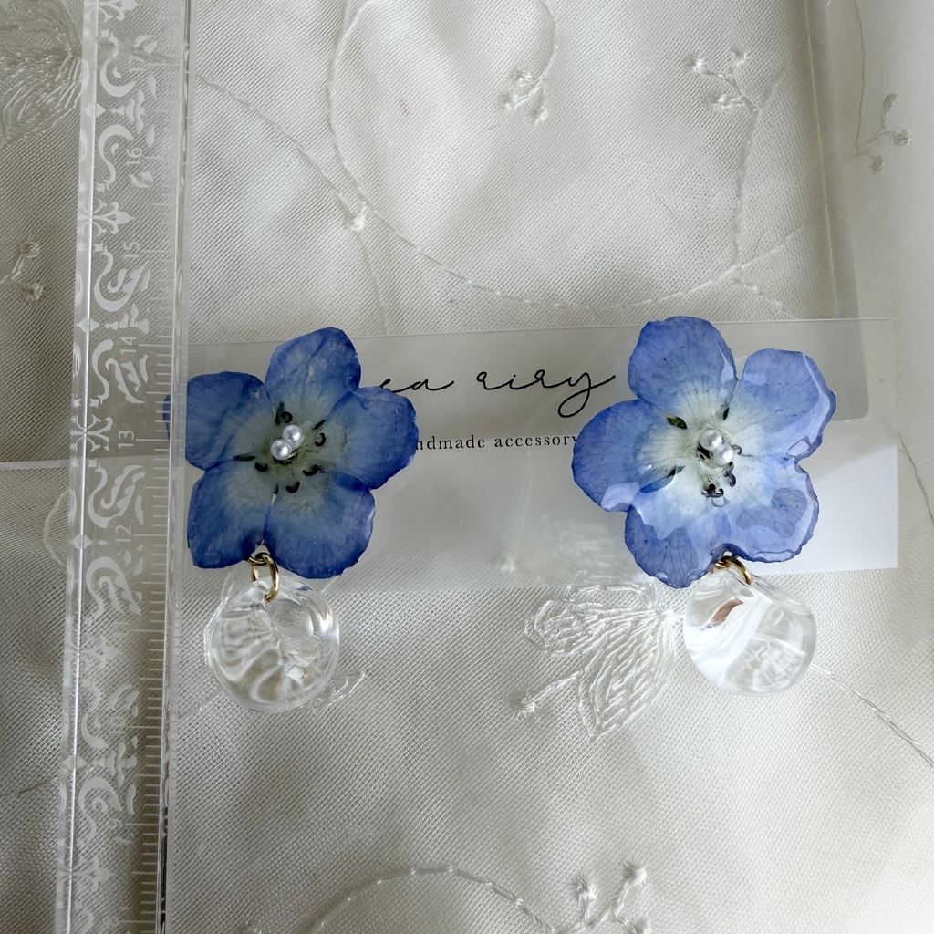 no.322 ネモフィラのピアス クリア ゆらゆら 鈴丸ビーズ ブルー パール サージカルステンレス ピアス