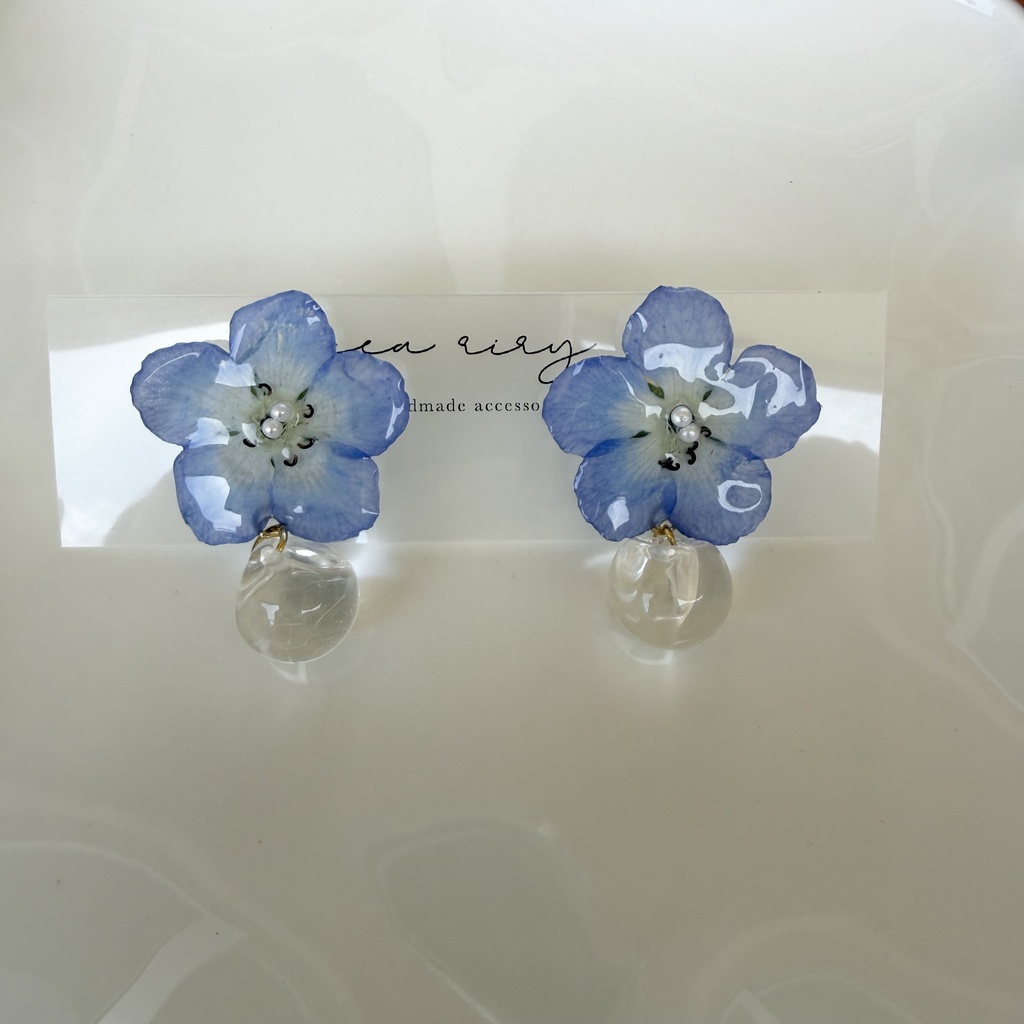 no.322 ネモフィラのピアス クリア ゆらゆら 鈴丸ビーズ ブルー パール サージカルステンレス ピアス