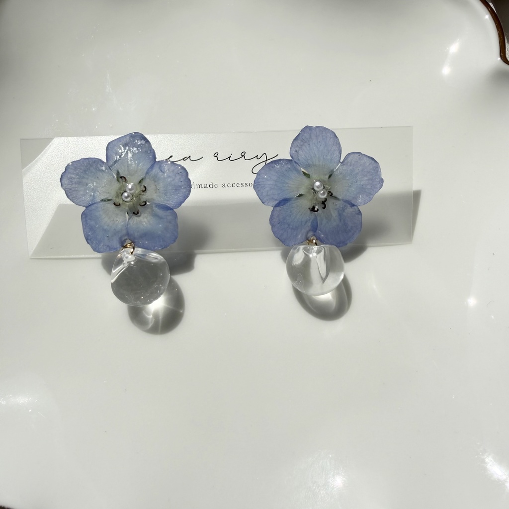 no.322 ネモフィラのピアス クリア ゆらゆら 鈴丸ビーズ ブルー パール サージカルステンレス ピアス