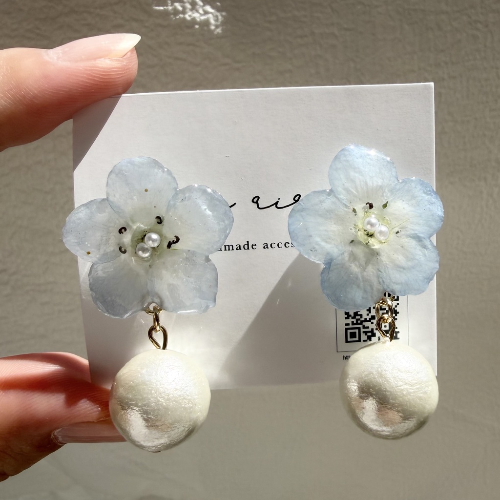 no.323 ネモフィラとコットンパールのピアス ゆらゆら ブルー コットンパール サージカルステンレス ピアス