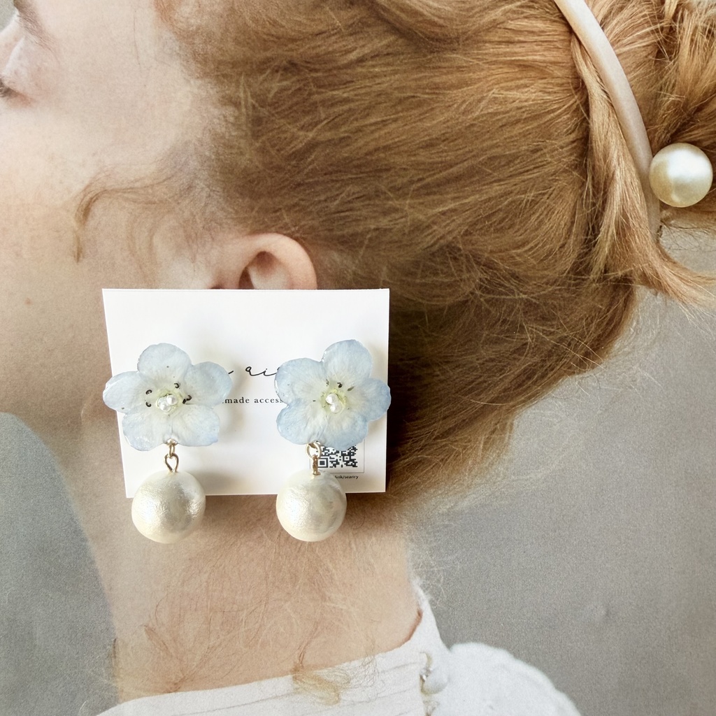no.323 ネモフィラとコットンパールのピアス ゆらゆら ブルー コットンパール サージカルステンレス ピアス