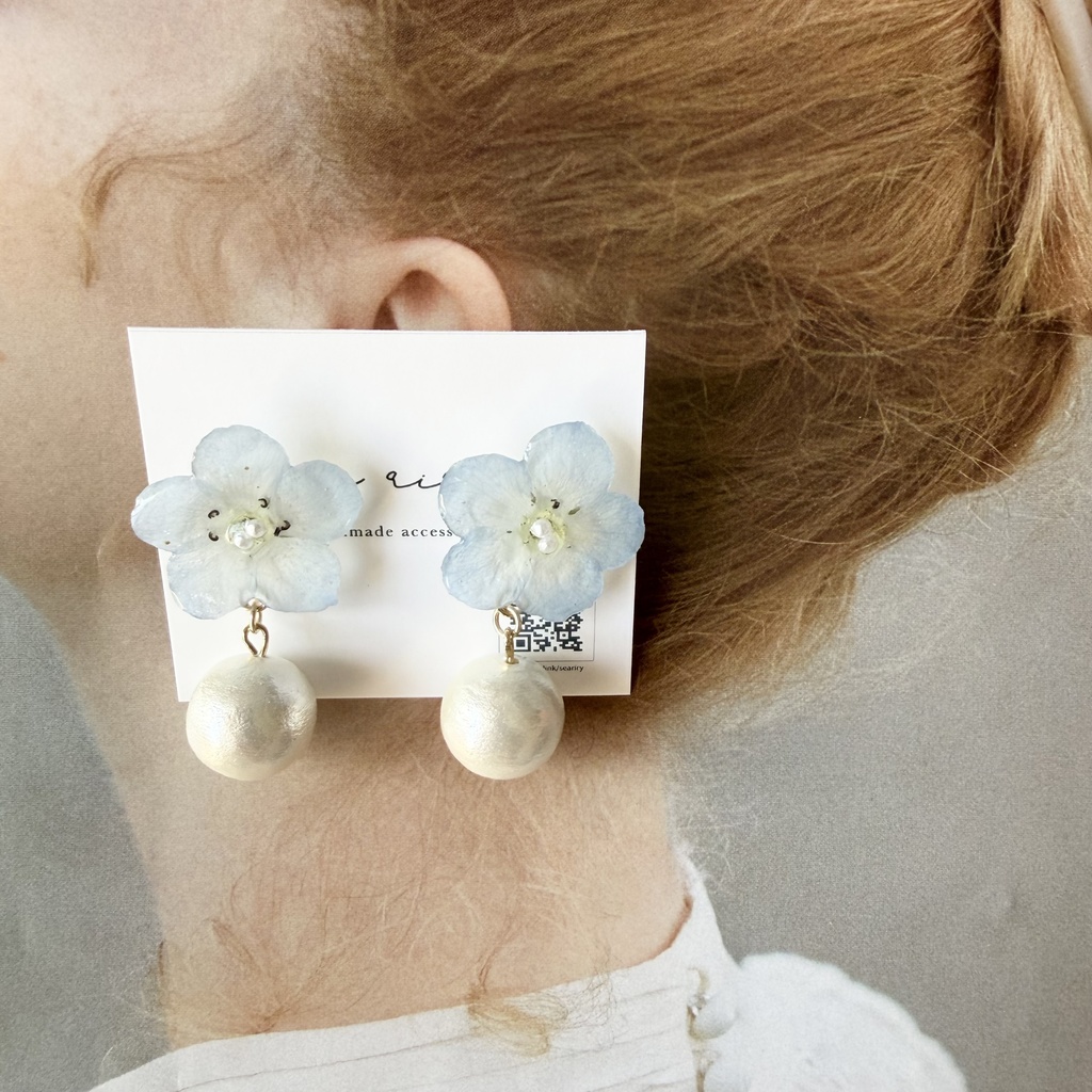 no.323 ネモフィラとコットンパールのピアス ゆらゆら ブルー コットンパール サージカルステンレス ピアス