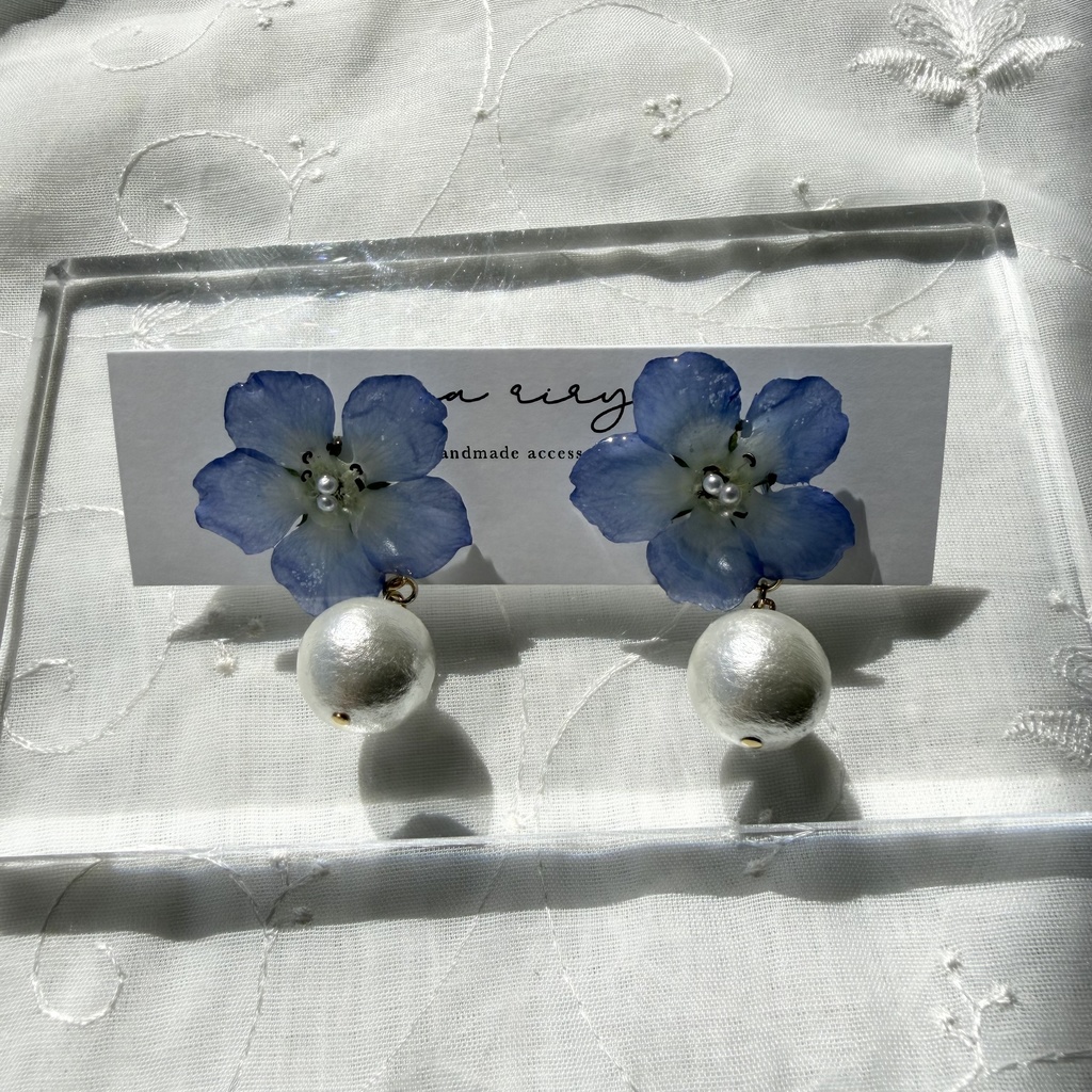 no.324 ネモフィラとコットンパールのピアス ゆらゆら ブルー コットンパール サージカルステンレス ピアス