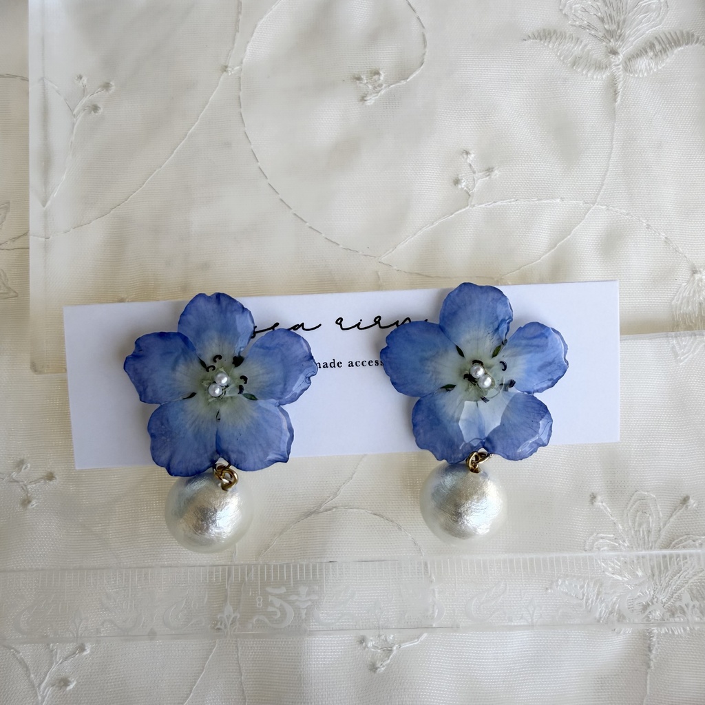 no.324 ネモフィラとコットンパールのピアス ゆらゆら ブルー コットンパール サージカルステンレス ピアス