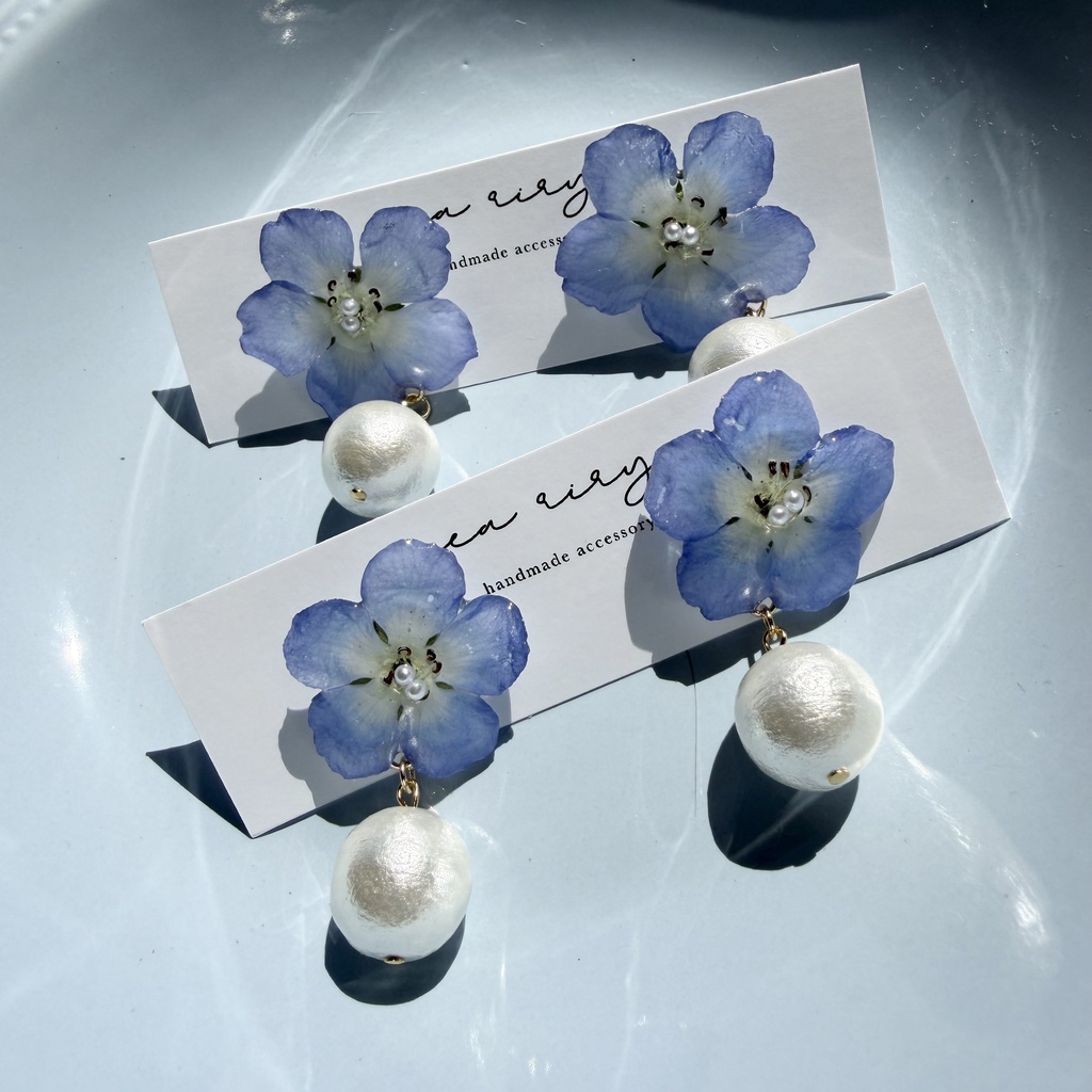 no.324 ネモフィラとコットンパールのピアス ゆらゆら ブルー コットンパール サージカルステンレス ピアス
