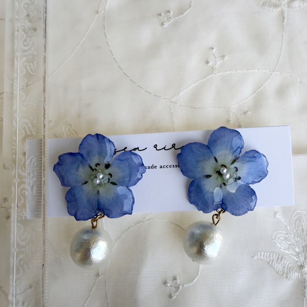 no.324 ネモフィラとコットンパールのピアス ゆらゆら ブルー コットンパール サージカルステンレス ピアス