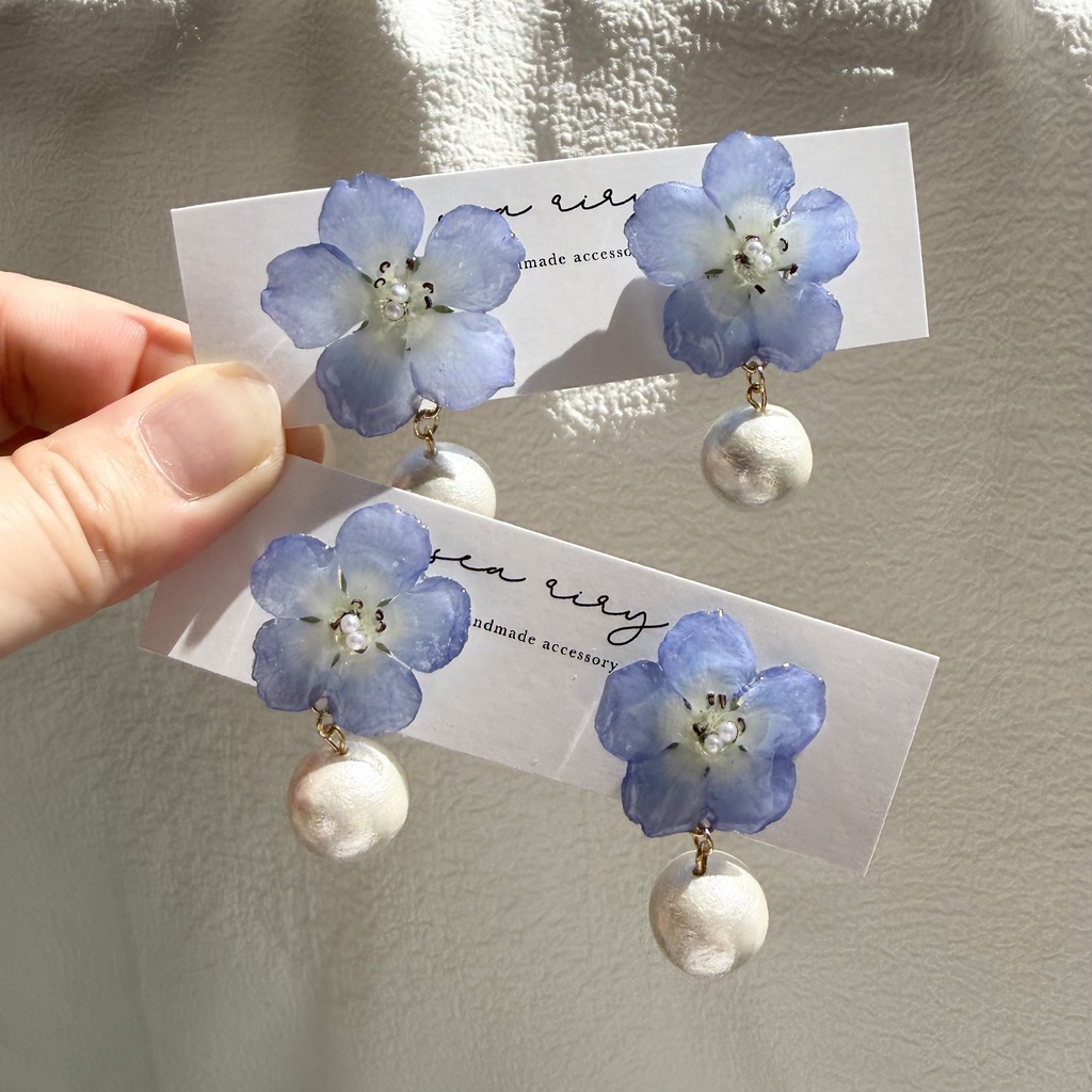 no.324 ネモフィラとコットンパールのピアス  ゆらゆら  ブルー  コットンパール  サージカルステンレス  ピアス