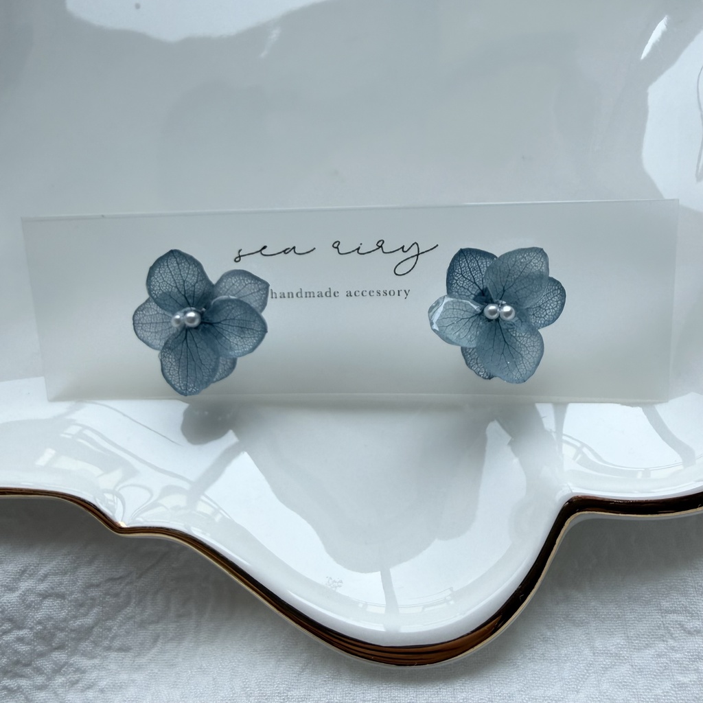 no.329 再販 ブルーグラデの紫陽花ピアス Blue アジサイ アナベル フラワーピアス パール ステンレス