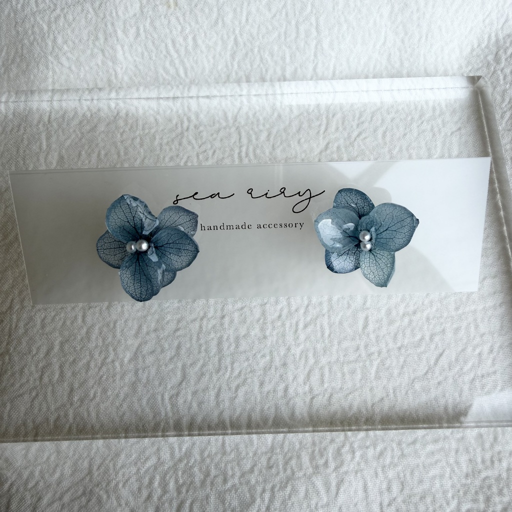 no.329 再販 ブルーグラデの紫陽花ピアス Blue アジサイ アナベル フラワーピアス パール ステンレス