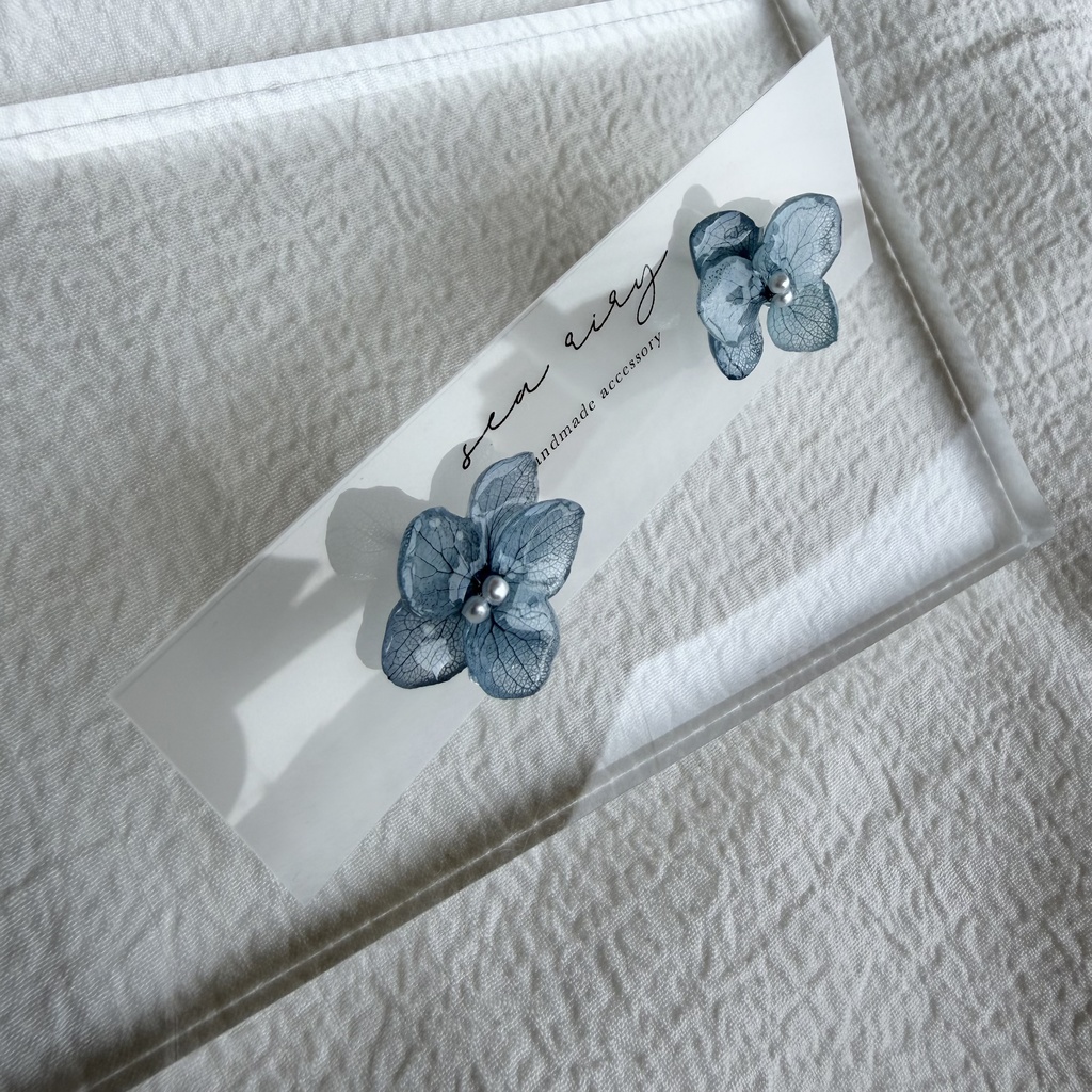 no.329 再販 ブルーグラデの紫陽花ピアス Blue アジサイ アナベル フラワーピアス パール ステンレス